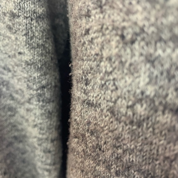 Abercrombie men’s L cardigan gently worn - Picture 6 of 8